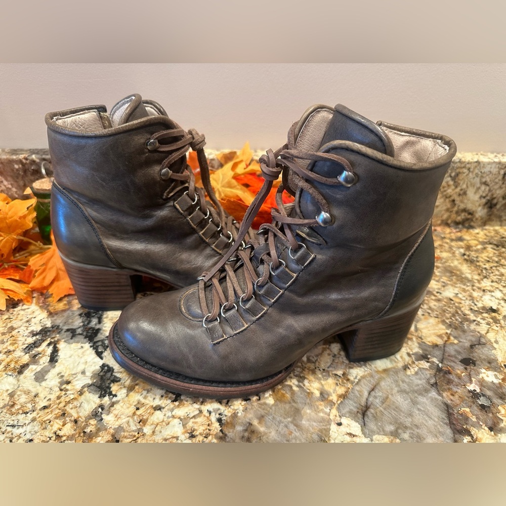 Freebird Devin Ankle Boot 9